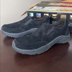 Cabela’s Women’s Suede Moc, size 8.5M